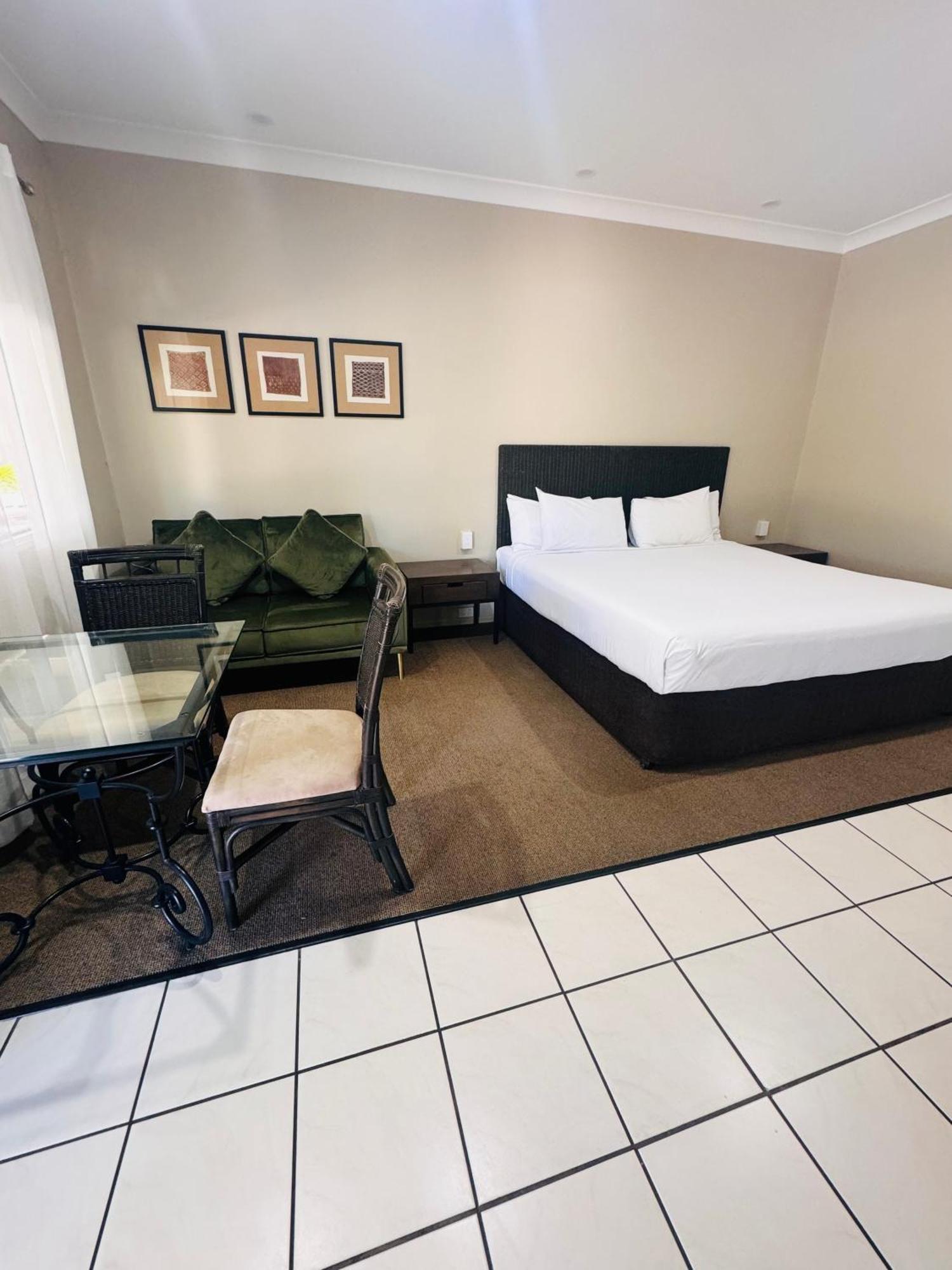 Best Western Bungil Creek Motel Рома Экстерьер фото