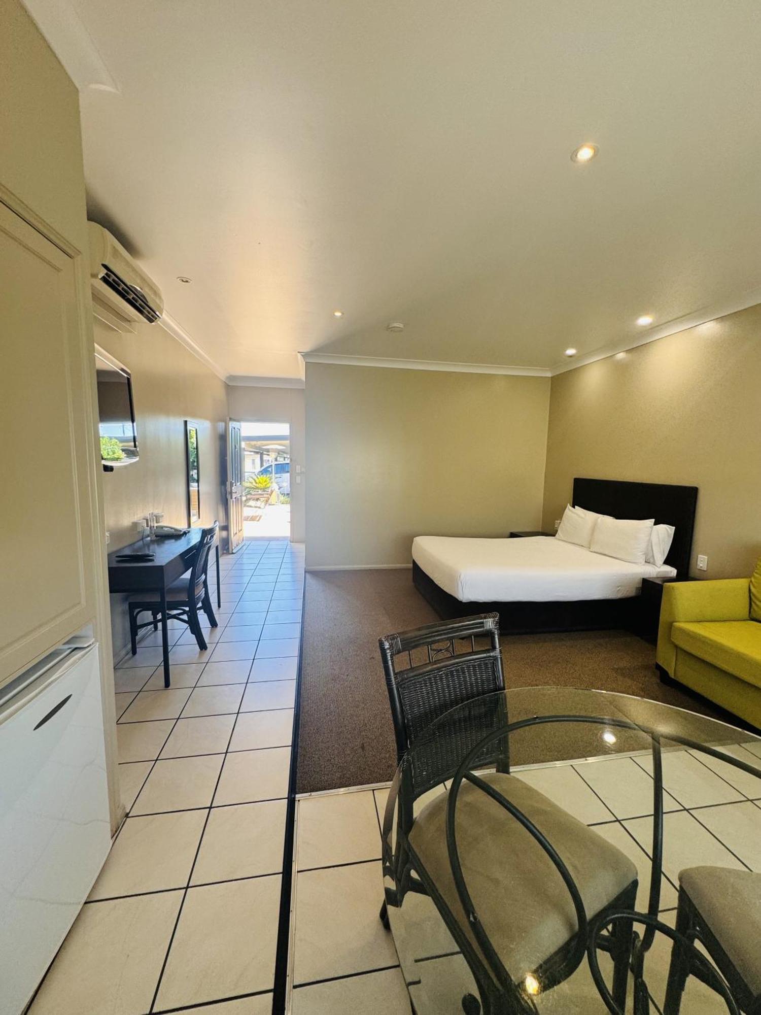 Best Western Bungil Creek Motel Рома Экстерьер фото