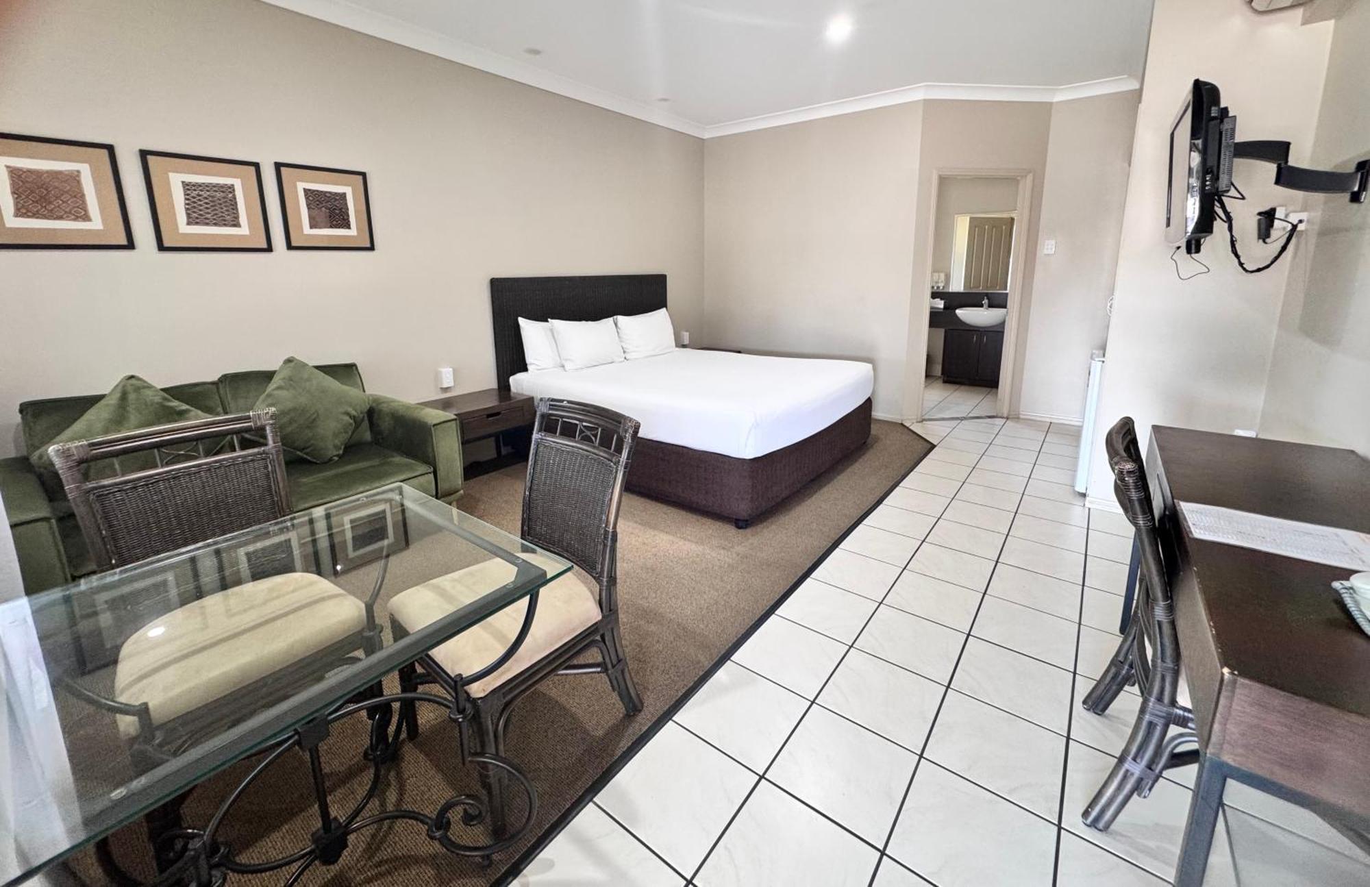 Best Western Bungil Creek Motel Рома Экстерьер фото