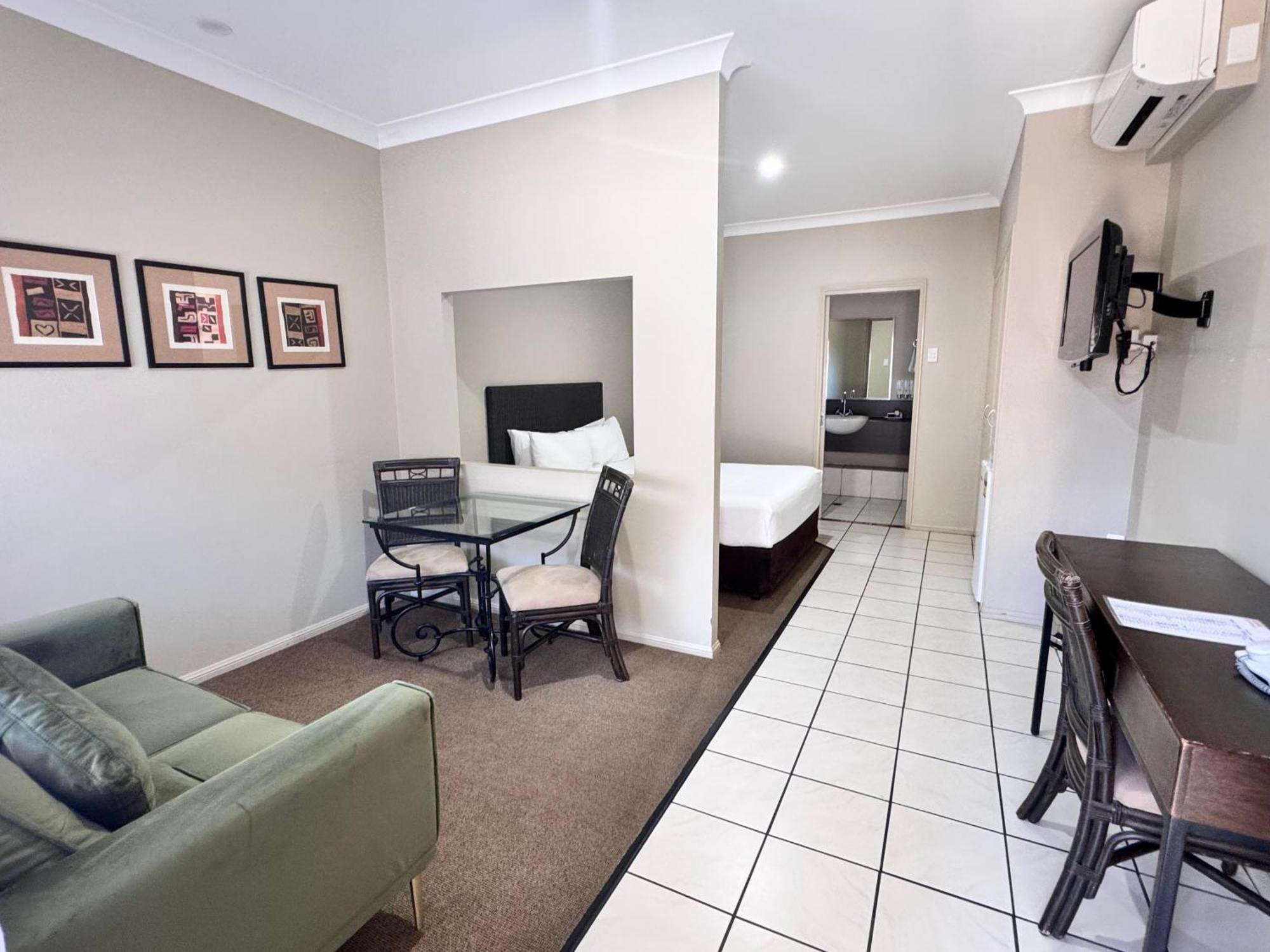 Best Western Bungil Creek Motel Рома Экстерьер фото
