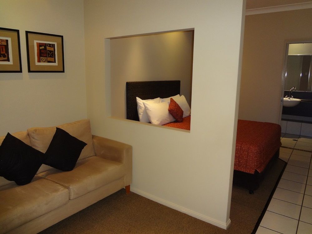 Best Western Bungil Creek Motel Рома Экстерьер фото