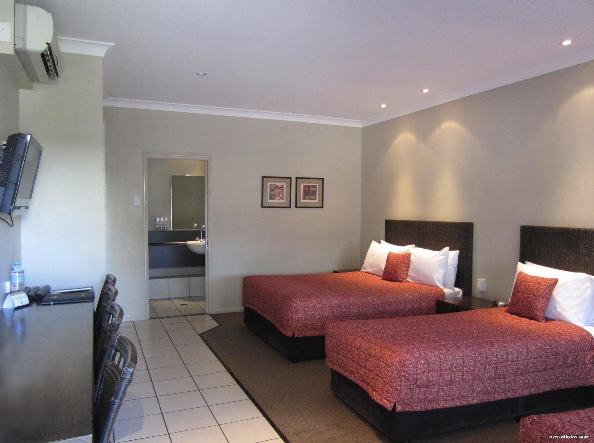 Best Western Bungil Creek Motel Рома Экстерьер фото