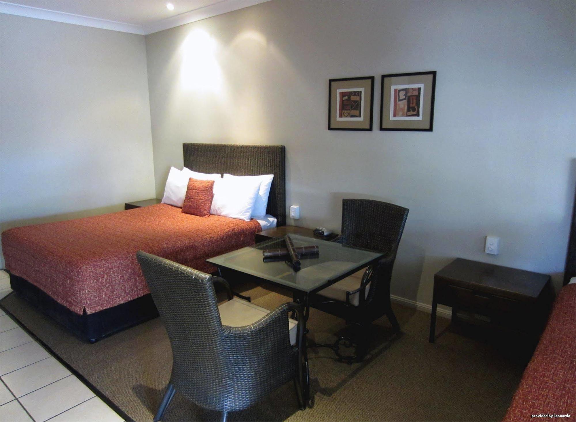 Best Western Bungil Creek Motel Рома Экстерьер фото