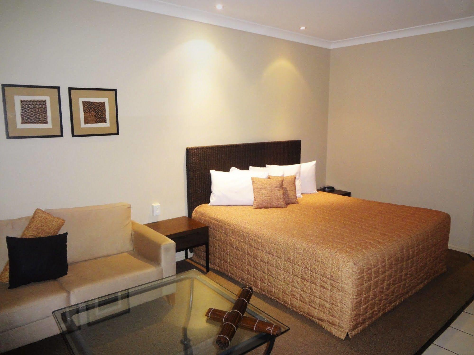 Best Western Bungil Creek Motel Рома Экстерьер фото